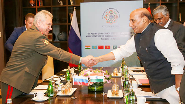 Indian Defence Minister Rajnath Singh meets Russian Defence Minister General Sergey Shoigu