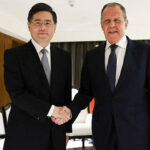 Russia and China discuss bilateral relations and the US's threats at SCO