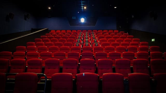 With 10.5bn yuan in 2025 revenue, the Chinese film industry tops global markets, surpasses the US, while expanding its economic impact.