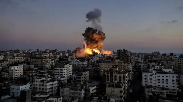 Amid the ongoing bloodshed and Donald Trump's push for a 60-day ceasefire, Palestinian resistance continues hitting Israeli troops in Gaza.
